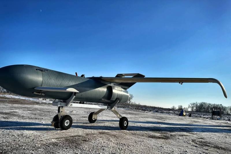 VIDEO: Ucraina lovește cu drone o rafinărie rusă aflată la aproape 1.000 de kilometri de granițe