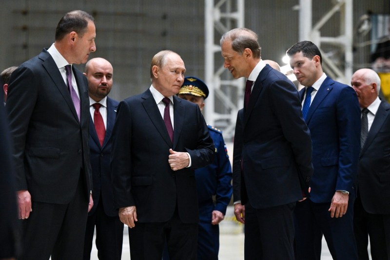 Vladimir Putin îndeamnă sectorul aerospațial rus să accelereze dezvoltarea motoarelor de rachetă destinate lansărilor spațiale și să-și consolideze poziția în tehnologia spațială.